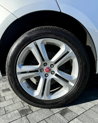 Jaguar F-Pace cena 142999 przebieg: 188000, rok produkcji 2017 z Jaworzno małe 631
